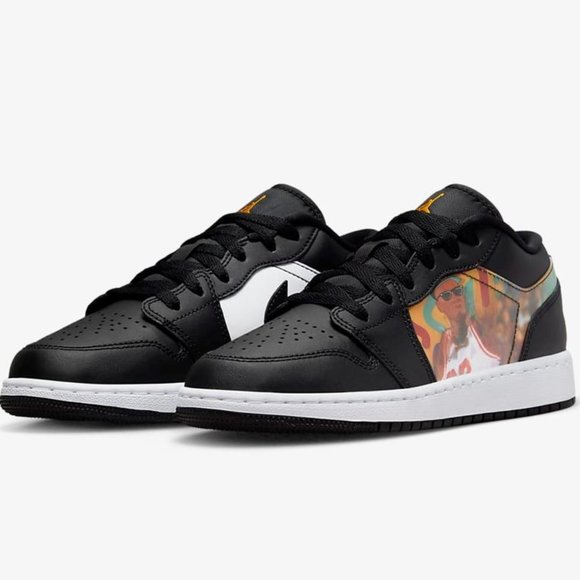 Air Jordan 1 Low 'GS' Hologram DR9497-001 Michael Jordan size 6.5 Youth 8 Women